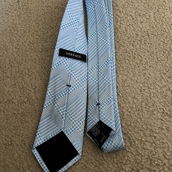 Versace tie - Picture 2 of 2